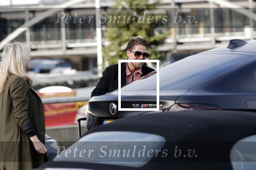 Schiphol 29 november 2019
Andre Hazes en zijn neef/vriend Djarno Hofland arriveren op schiphol nadat ze samen in New York NY zijn geweest. Bridget Maasland haalt hem op met de BMW X6 van Andre. Ze stond buiten te wachten