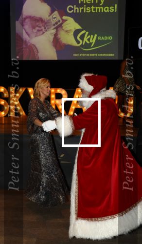 Amsterdam, 6 December 2019
Sky Radioâ€™s Christmas Tree For Charity met BN-ers
Anouk Smulders en Kerstman sky radio