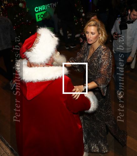 Amsterdam, 6 December 2019
Sky Radioâ€™s Christmas Tree For Charity met BN-ers
Anouk Smulders en Kerstman sky radio