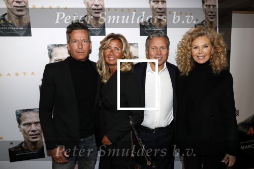 Amsterdam 2 december 2019
Boep presentatie Marco v Basten in de stadsschouwburg van Amsterdam.
Anton Broekhuizen met vrouw en Bart met vrouw