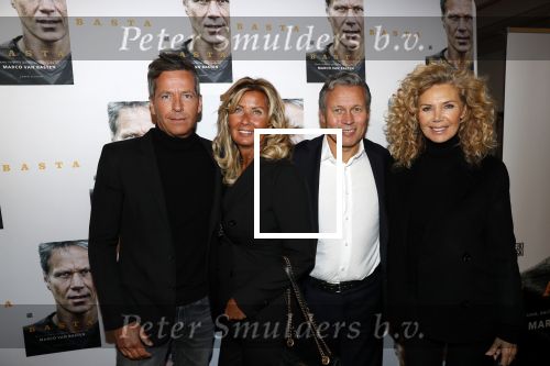 Amsterdam 2 december 2019
Boep presentatie Marco v Basten in de stadsschouwburg van Amsterdam.
Anton Broekhuizen met vrouw en Bart met vrouw
