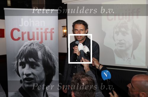 Amsterdam 15 november 2019
Rechtszaak Auke Kok versus de johan Cruijff foundation. Na zitting is de boekpresentatie in cafe op de middenweg.