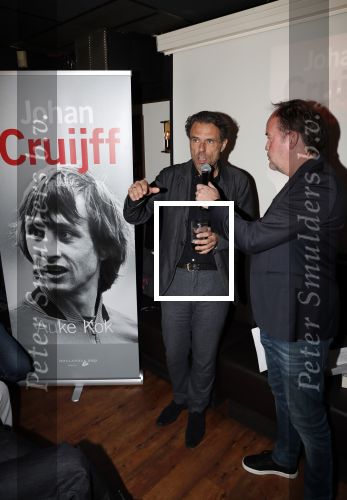 Amsterdam 15 november 2019
Rechtszaak Auke Kok versus de johan Cruijff foundation. Na zitting is de boekpresentatie in cafe op de middenweg.