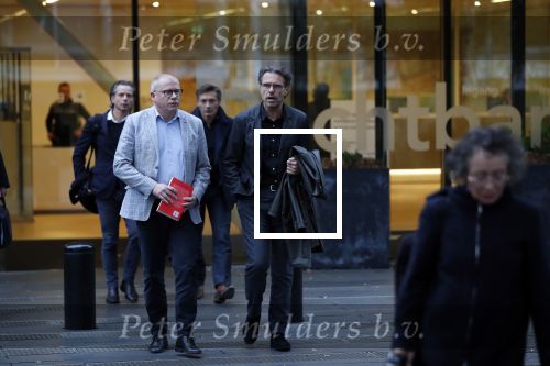 Amsterdam 15 november 2019
Rechtszaak Auke Kok versus de johan Cruijff foundation. Na zitting is de boekpresentatie in cafe op de middenweg.