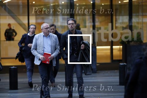 Amsterdam 15 november 2019
Rechtszaak Auke Kok versus de johan Cruijff foundation. Na zitting is de boekpresentatie in cafe op de middenweg.