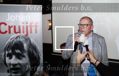 Amsterdam 15 november 2019
Rechtszaak Auke Kok versus de johan Cruijff foundation. Na zitting is de boekpresentatie in cafe op de middenweg.