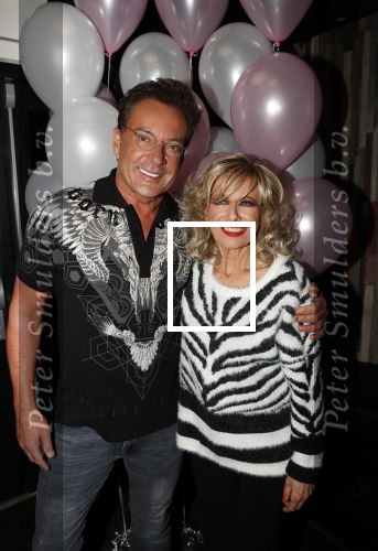 Aalsmeer 18 november 2019
Bonnie st Claire viert haar 70e verjaardag in de Praam in Aalsmeer. Bonnie met Gerard Joling