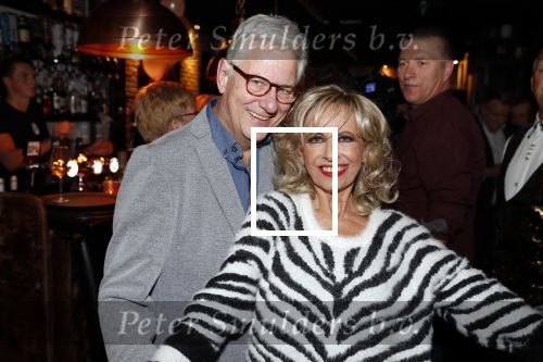 Aalsmeer 18 november 2019
Bonnie st Claire viert haar 70e verjaardag in de Praam in Aalsmeer. Bonnie met haar eerste grote liefde.