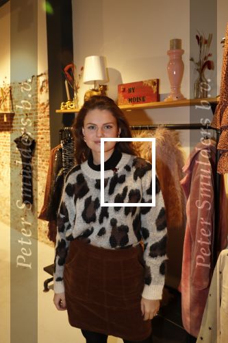 Beverwijk 23 november 2019
Opening winkel van Moise Trustfull in het centrum van Beverwijk.
Haar vader Orlando en moeder Quinty zijn natuurlijk aanwezig. Britt Scholte