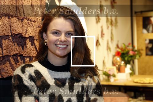 Beverwijk 23 november 2019
Opening winkel van Moise Trustfull in het centrum van Beverwijk.
Haar vader Orlando en moeder Quinty zijn natuurlijk aanwezig. Britt Scholte
