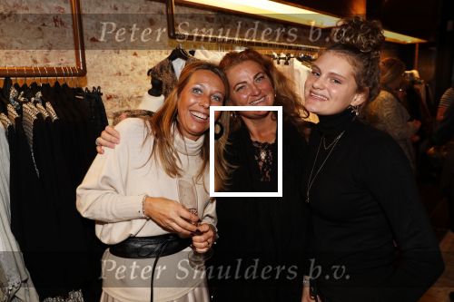 Amsterdam 27 november 2019
Opening winkel Modetheater By Caroline V Eeden van Chateau Meiland bij 9 straatjes. andere eigenaar met zus Patrick en Duncan Huisman