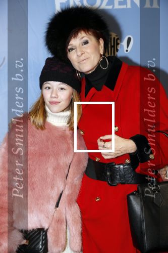 Amsterdam 16 november 2019
Premiere Frozen 2 in Tuschinski. Chazia Mourali met dochter