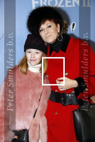 Amsterdam 16 november 2019
Premiere Frozen 2 in Tuschinski. Chazia Mourali met dochter