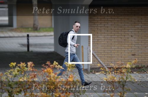 Amsterdam 15 november 2019
Dolf Jansen rennend op straat in zijn gewone kleren.