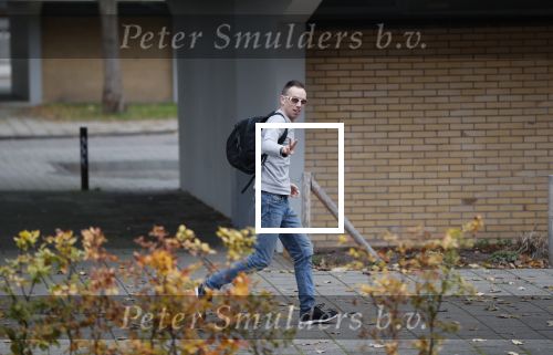 Amsterdam 15 november 2019
Dolf Jansen rennend op straat in zijn gewone kleren.