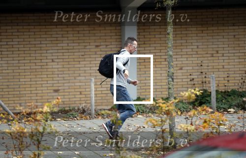 Amsterdam 15 november 2019
Dolf Jansen rennend op straat in zijn gewone kleren.