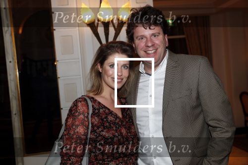 Amsterdam 25 november 2019
Boekpresentatie Victor Mids en Oscar Verpoort ( MINDFUCK) in het Amstel Hotel . Hans Kazan krijgt het eerste exemplaar. Dominic Seldis met zijn vrouw