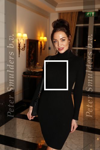 Amsterdam 25 november 2019
Boekpresentatie Victor Mids en Oscar Verpoort ( MINDFUCK) in het Amstel Hotel . Hans Kazan krijgt het eerste exemplaar. Dorien Rose  kwam met haar zus