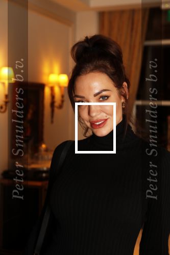 Amsterdam 25 november 2019
Boekpresentatie Victor Mids en Oscar Verpoort ( MINDFUCK) in het Amstel Hotel . Hans Kazan krijgt het eerste exemplaar. Dorien Rose  kwam met haar zus