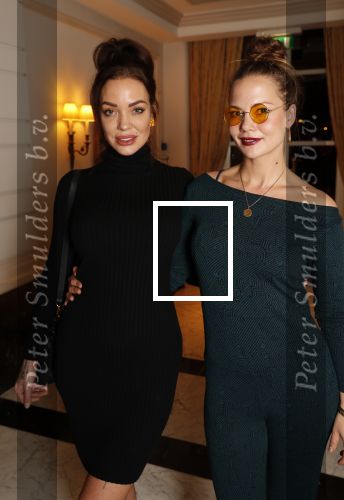 Amsterdam 25 november 2019
Boekpresentatie Victor Mids en Oscar Verpoort ( MINDFUCK) in het Amstel Hotel . Hans Kazan krijgt het eerste exemplaar. Dorien Rose  kwam met haar zus