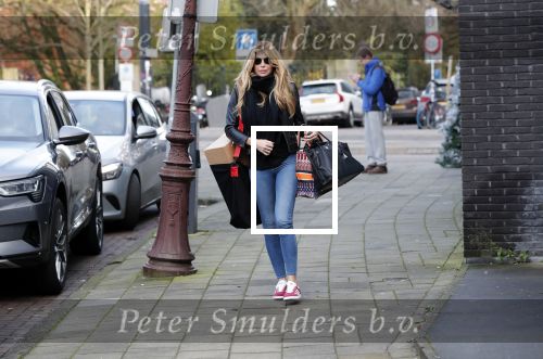 December 1 december 2019
Estelle Cruijff op weg naar haar huis.