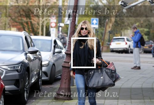 December 1 december 2019
Estelle Cruijff op weg naar haar huis.