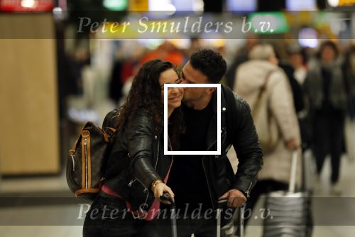 Schiphol 29 november 2019
Fajah Lourens gaat met haar nieuwe vriend Daan op vakantie naar Portugal