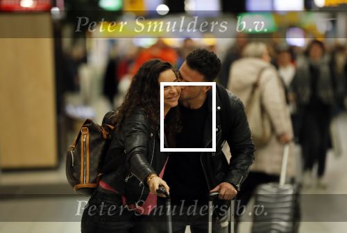 Schiphol 29 november 2019
Fajah Lourens gaat met haar nieuwe vriend Daan op vakantie naar Portugal