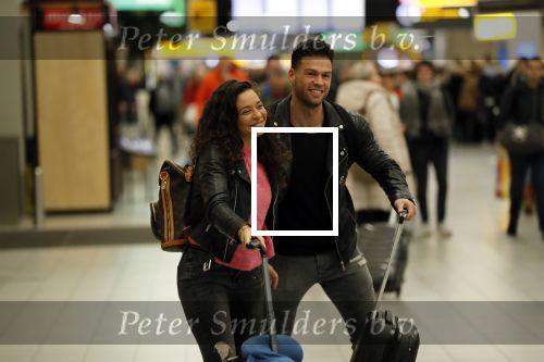 Schiphol 29 november 2019
Fajah Lourens gaat met haar nieuwe vriend Daan op vakantie naar Portugal