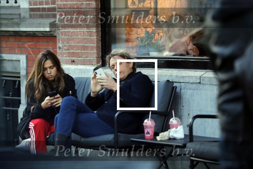 Amsterdam 30 november 2019
Fokke de Jong ( eigenaar Suit supply) met zijn dochter op terras