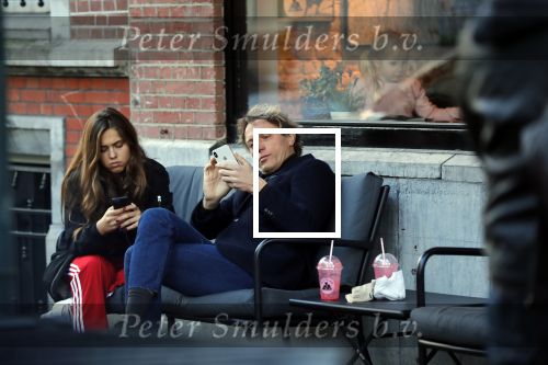 Amsterdam 30 november 2019
Fokke de Jong ( eigenaar Suit supply) met zijn dochter op terras