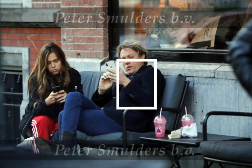 Amsterdam 30 november 2019
Fokke de Jong ( eigenaar Suit supply) met zijn dochter op terras