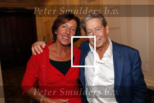 Amsterdam 25 november 2019
Boekpresentatie Victor Mids en Oscar Verpoort ( MINDFUCK) in het Amstel Hotel . Hans Kazan krijgt het eerste exemplaar. Hans met zijn vrouw Wendy