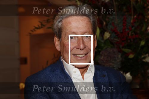 Amsterdam 25 november 2019
Boekpresentatie Victor Mids en Oscar Verpoort ( MINDFUCK) in het Amstel Hotel . Hans Kazan krijgt het eerste exemplaar.