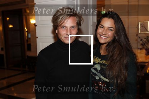 Amsterdam 25 november 2019
Boekpresentatie Victor Mis en Oscar Verport ( MINDFUCK) in het Amstel Hotel . Hans Kazan krijgt het eerste exemplaar. Jamie Westland (Di-Rect) kwam met zijn vriendin