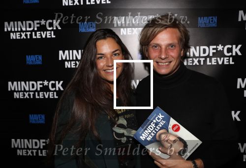 Amsterdam 25 november 2019
Boekpresentatie Victor Mis en Oscar Verport ( MINDFUCK) in het Amstel Hotel . Hans Kazan krijgt het eerste exemplaar. Jamie Westland (Di-Rect) kwam met zijn vriendin