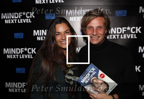 Amsterdam 25 november 2019
Boekpresentatie Victor Mis en Oscar Verport ( MINDFUCK) in het Amstel Hotel . Hans Kazan krijgt het eerste exemplaar. Jamie Westland (Di-Rect) kwam met zijn vriendin