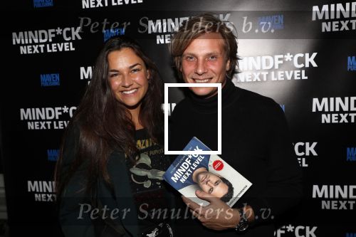 Amsterdam 25 november 2019
Boekpresentatie Victor Mis en Oscar Verport ( MINDFUCK) in het Amstel Hotel . Hans Kazan krijgt het eerste exemplaar. Jamie Westland (Di-Rect) kwam met zijn vriendin