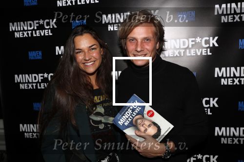 Amsterdam 25 november 2019
Boekpresentatie Victor Mis en Oscar Verport ( MINDFUCK) in het Amstel Hotel . Hans Kazan krijgt het eerste exemplaar. Jamie Westland (Di-Rect) kwam met zijn vriendin