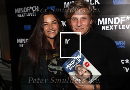 Amsterdam 25 november 2019
Boekpresentatie Victor Mis en Oscar Verport ( MINDFUCK) in het Amstel Hotel . Hans Kazan krijgt het eerste exemplaar. Jamie Westland (Di-Rect) kwam met zijn vriendin