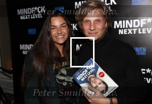 Amsterdam 25 november 2019
Boekpresentatie Victor Mis en Oscar Verport ( MINDFUCK) in het Amstel Hotel . Hans Kazan krijgt het eerste exemplaar. Jamie Westland (Di-Rect) kwam met zijn vriendin