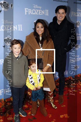 Amsterdam 16 november 2019
Premiere Frozen 2 in Tuschinski. janine Kho met kinderen en â€¦