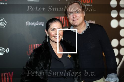 Amsterdam 13 november 2019
Premiere Judy in Tuschinski. Mayday host de avond. Josefine v asdonk met man