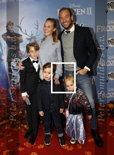 Amsterdam 16 november 2019
Premiere Frozen 2 in Tuschinski. Kimberley Klaver en partner Michel van den Bergh en zijn kinderen