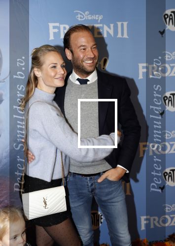 Amsterdam 16 november 2019
Premiere Frozen 2 in Tuschinski. Kimberley Klaver en partner Michel van den Bergh en zijn kinderen