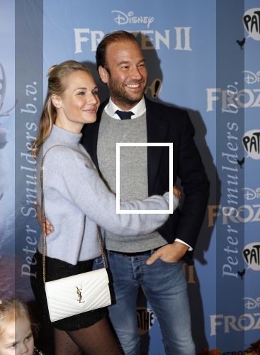 Amsterdam 16 november 2019
Premiere Frozen 2 in Tuschinski. Kimberley Klaver en partner Michel van den Bergh en zijn kinderen