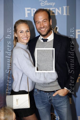 Amsterdam 16 november 2019
Premiere Frozen 2 in Tuschinski. Kimberley Klaver en partner Michel van den Bergh en zijn kinderen