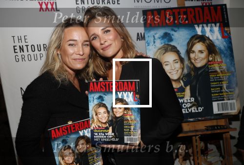 Amsterdam 3 december 2019
Presentatie Amsterdam XXXL in Momo. Lieke en Jetteke v Lexmond krijgen eerste exemplaar uit handen van mark Teurlings en Gimena
