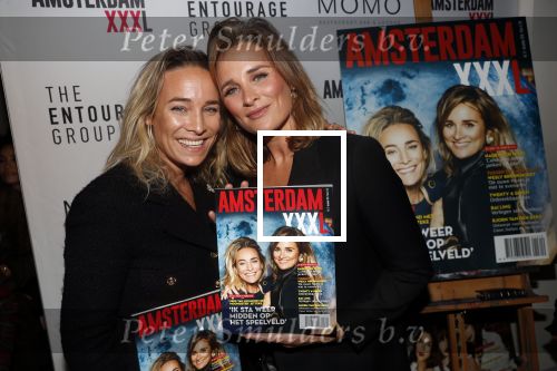 Amsterdam 3 december 2019
Presentatie Amsterdam XXXL in Momo. Lieke en Jetteke v Lexmond krijgen eerste exemplaar uit handen van mark Teurlings en Gimena