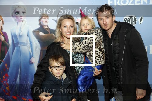 Amsterdam 16 november 2019
Premiere Frozen 2 in Tuschinski. Loes Haverkort met man en kinderen